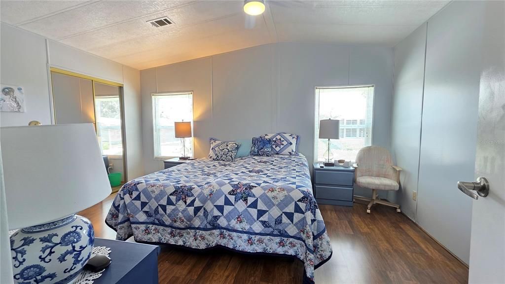 For Sale: $122,000 (3 beds, 2 baths, 1208 Square Feet)