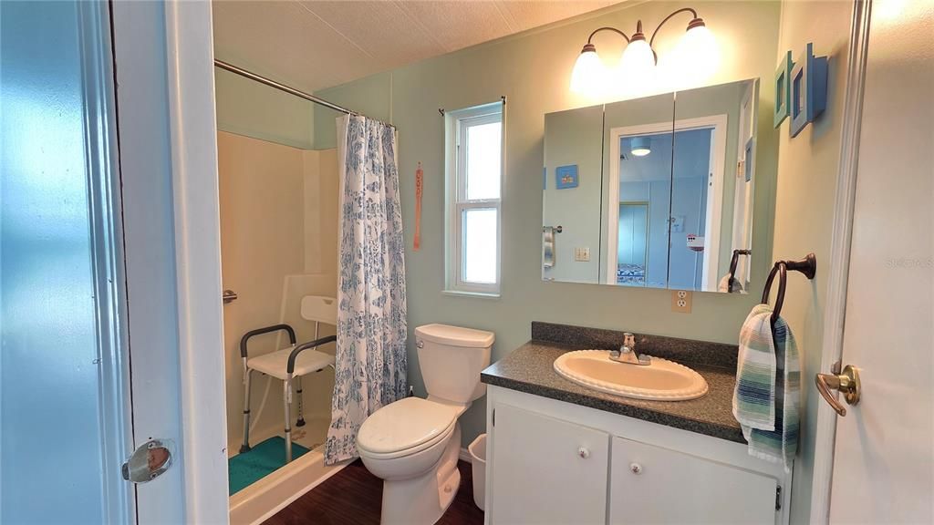 For Sale: $122,000 (3 beds, 2 baths, 1208 Square Feet)