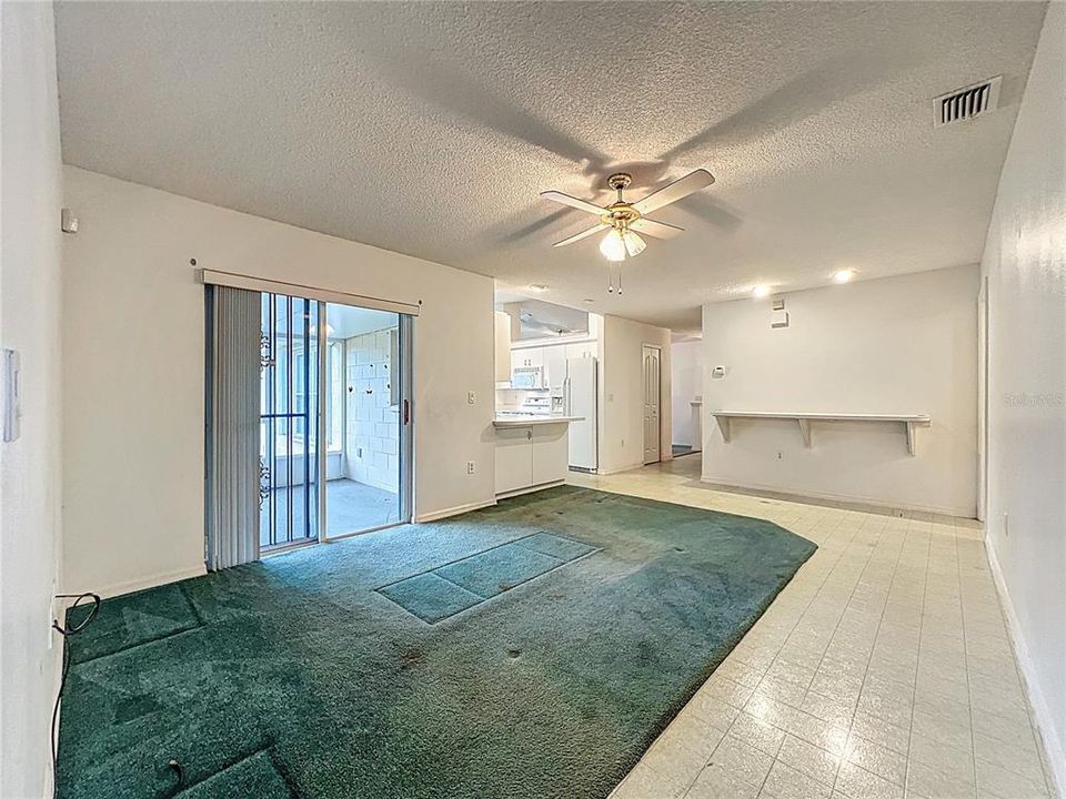 Active With Contract: $274,900 (4 beds, 2 baths, 1784 Square Feet)