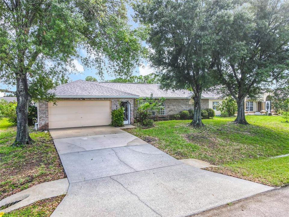 Active With Contract: $274,900 (4 beds, 2 baths, 1784 Square Feet)
