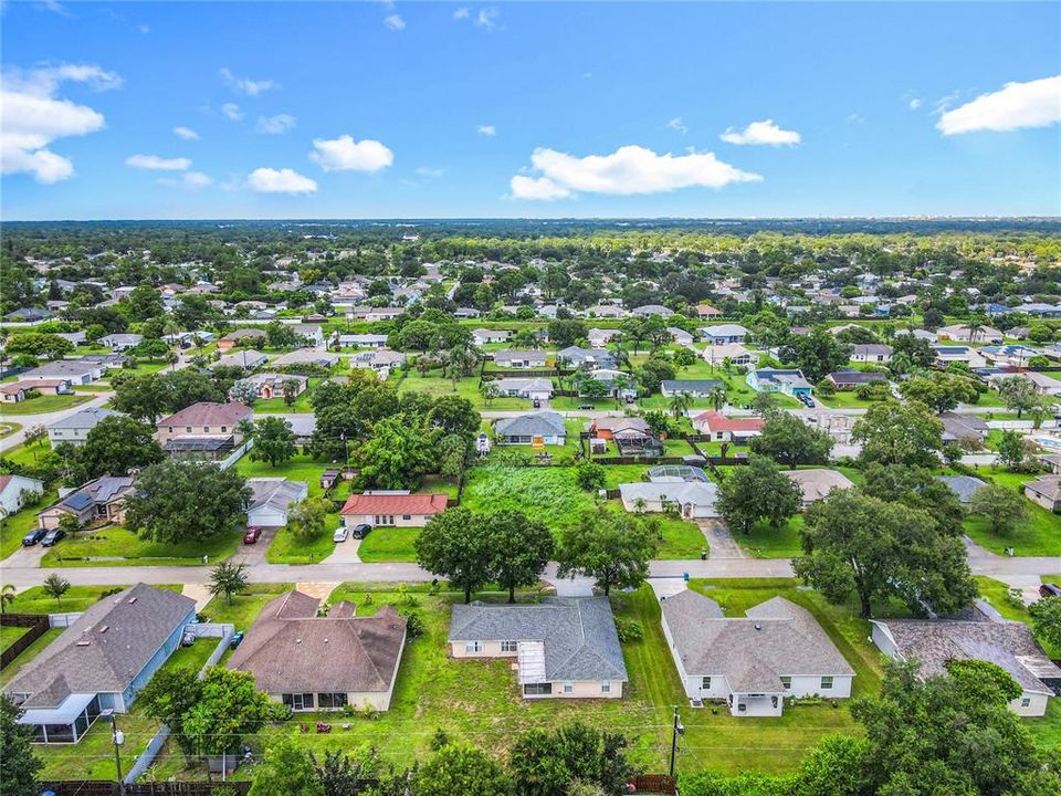 Active With Contract: $274,900 (4 beds, 2 baths, 1784 Square Feet)