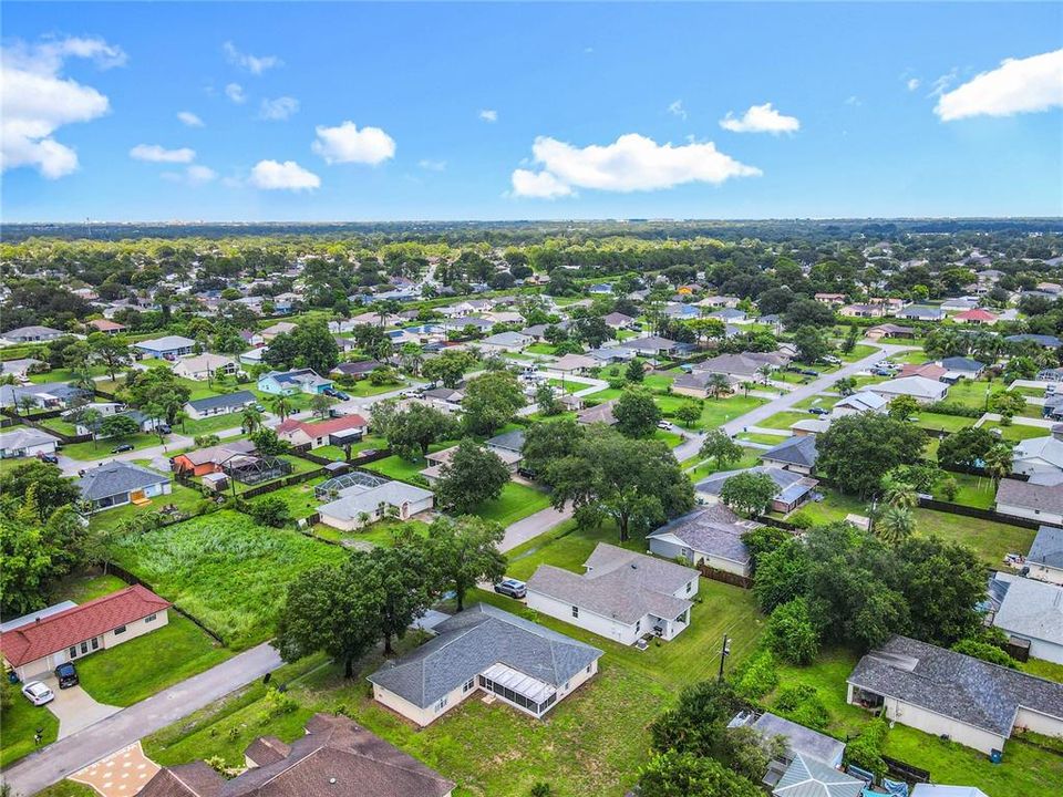 Active With Contract: $274,900 (4 beds, 2 baths, 1784 Square Feet)