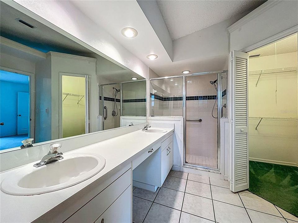 Active With Contract: $274,900 (4 beds, 2 baths, 1784 Square Feet)