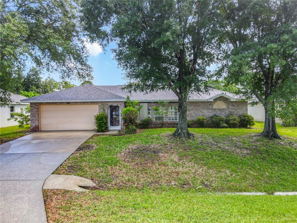 Active With Contract: $274,900 (4 beds, 2 baths, 1784 Square Feet)