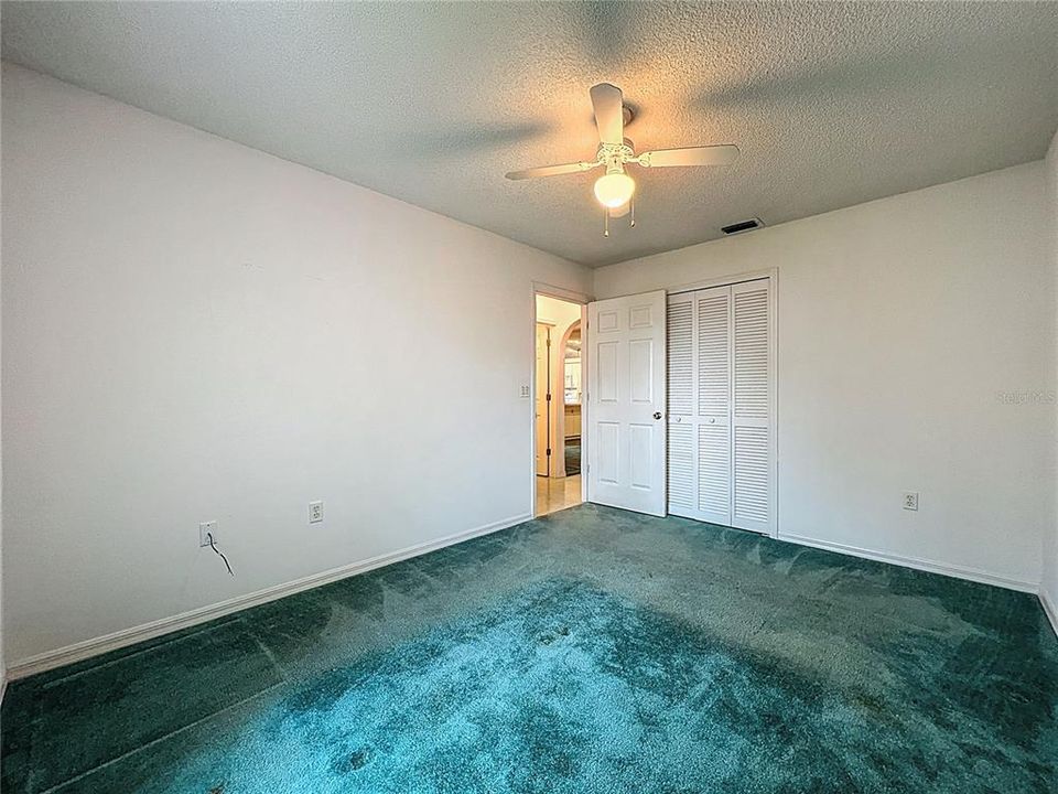 Active With Contract: $274,900 (4 beds, 2 baths, 1784 Square Feet)