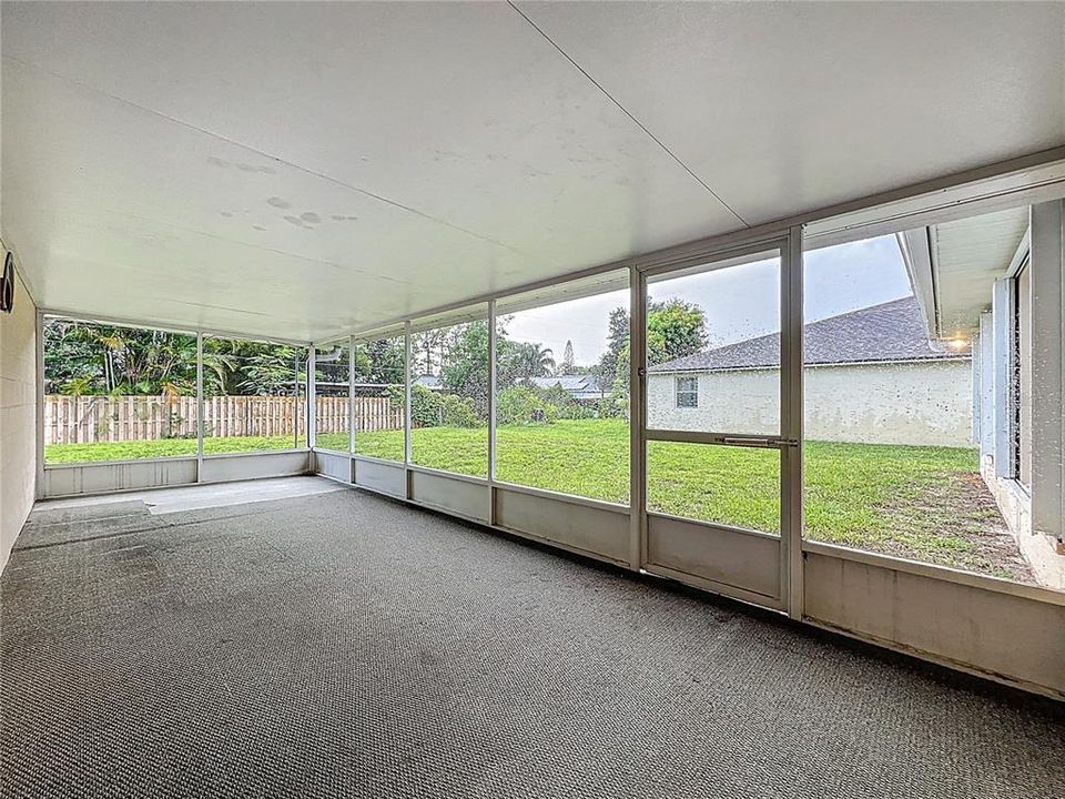 Active With Contract: $274,900 (4 beds, 2 baths, 1784 Square Feet)