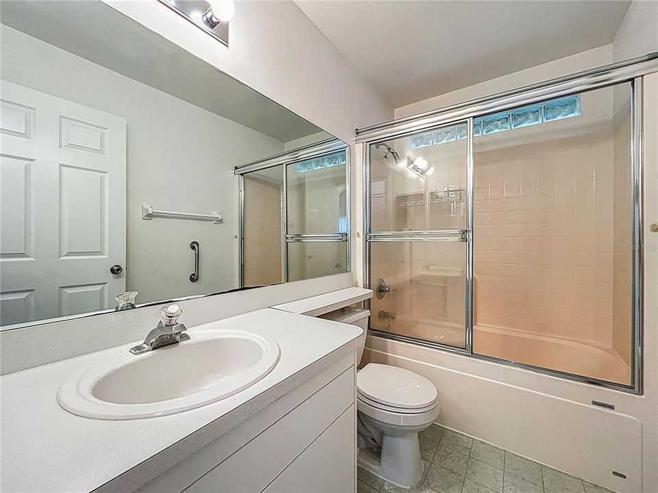 Active With Contract: $274,900 (4 beds, 2 baths, 1784 Square Feet)