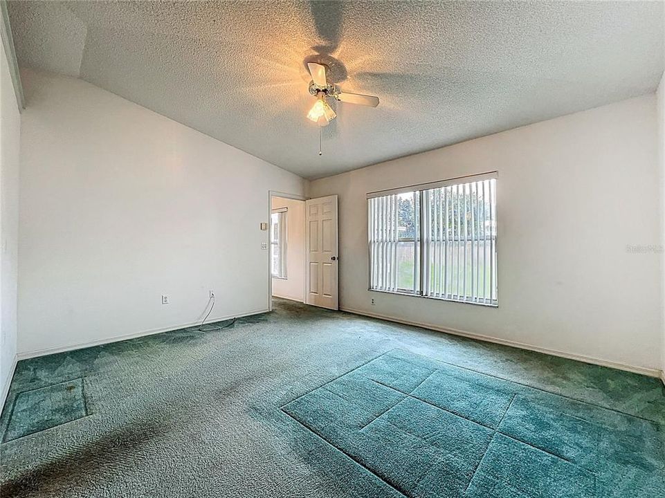 Active With Contract: $274,900 (4 beds, 2 baths, 1784 Square Feet)