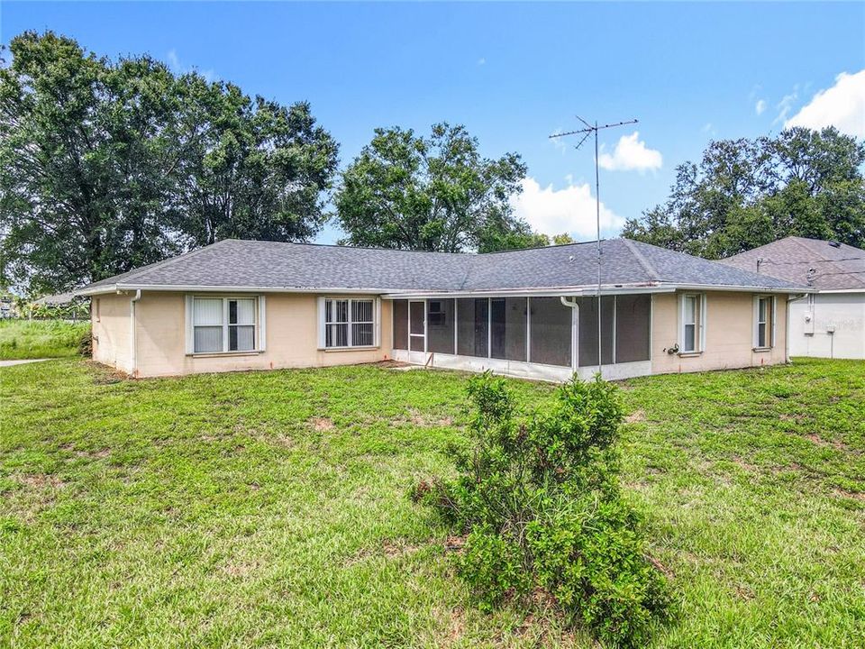 Active With Contract: $274,900 (4 beds, 2 baths, 1784 Square Feet)