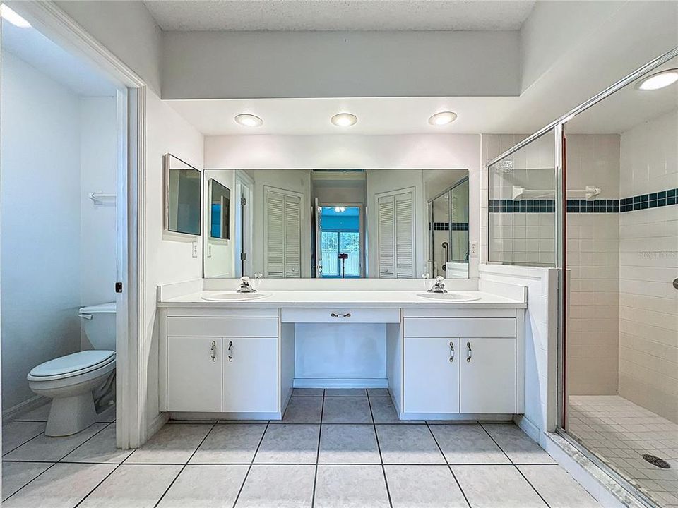 Active With Contract: $274,900 (4 beds, 2 baths, 1784 Square Feet)