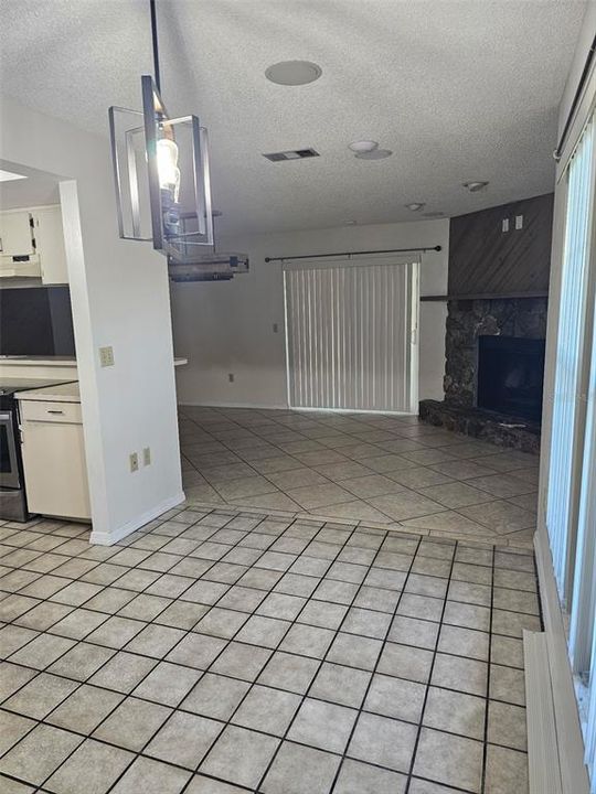 В аренду: $2,000 (3 спален, 2 ванн, 1702 Квадратных фут)