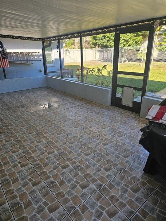 В аренду: $2,000 (3 спален, 2 ванн, 1702 Квадратных фут)