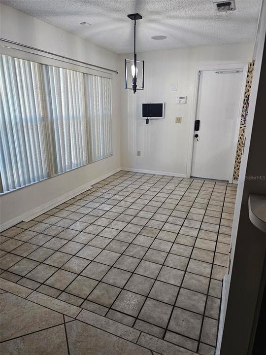 В аренду: $2,000 (3 спален, 2 ванн, 1702 Квадратных фут)