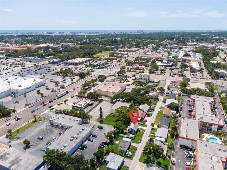 Active With Contract: $239,000 (2 beds, 1 baths, 768 Square Feet)