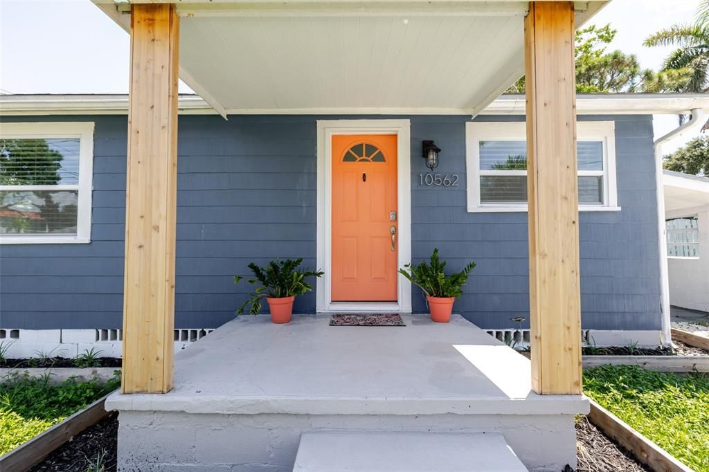 Active With Contract: $239,000 (2 beds, 1 baths, 768 Square Feet)