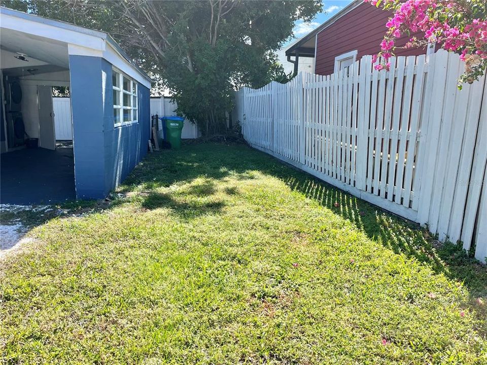 Active With Contract: $239,000 (2 beds, 1 baths, 768 Square Feet)