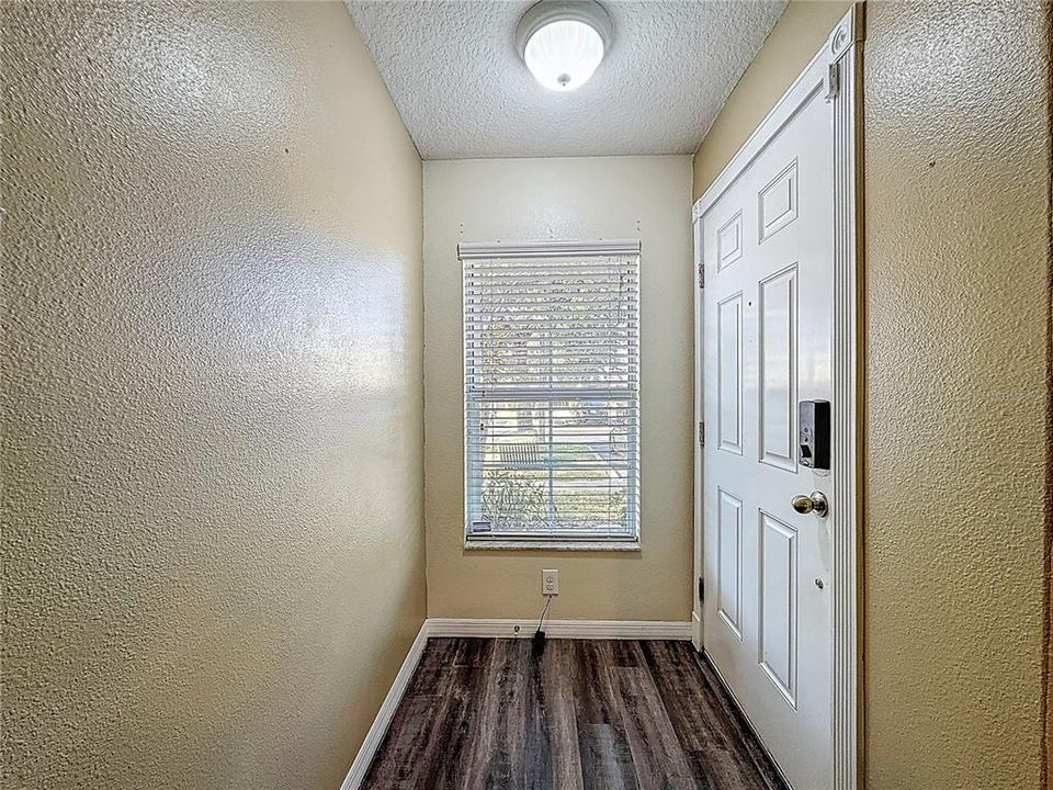 出租: $2,100 (3 贝兹, 2 浴室, 1501 平方英尺)