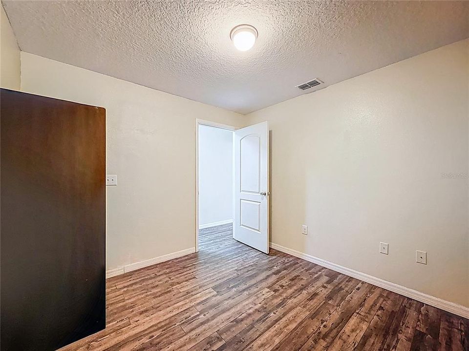 出租: $2,100 (3 贝兹, 2 浴室, 1501 平方英尺)