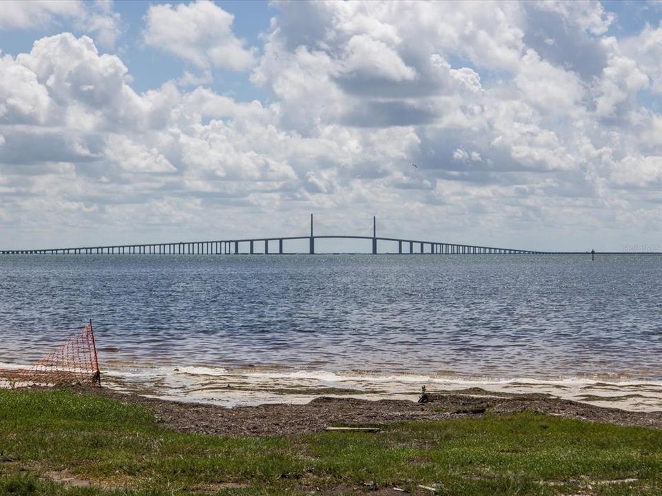 На продажу: $480,000 (0.18 acres)