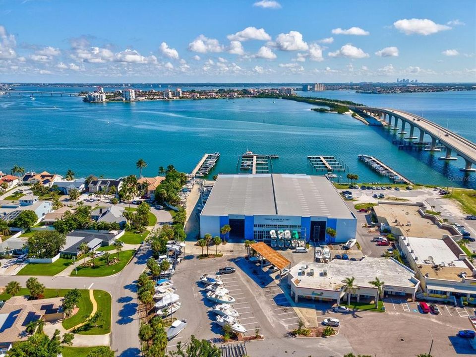 На продажу: $480,000 (0.18 acres)