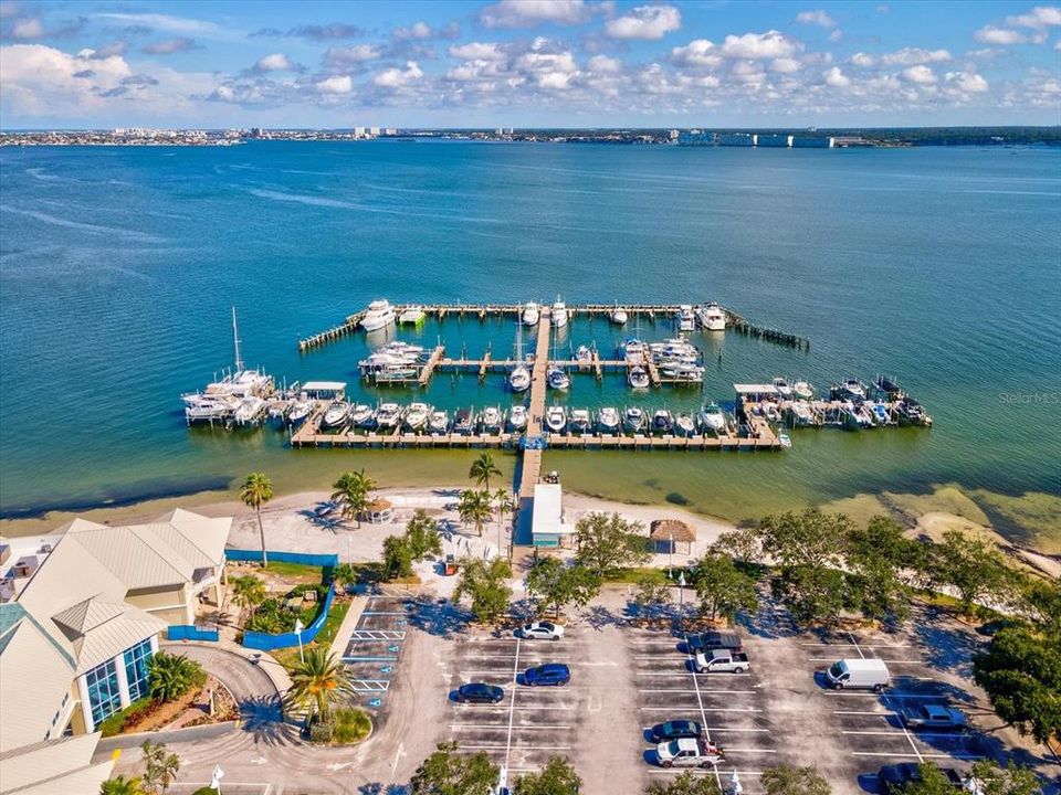 На продажу: $480,000 (0.18 acres)