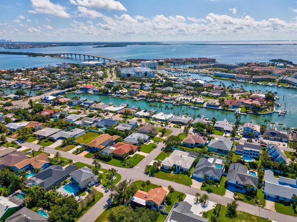 На продажу: $480,000 (0.18 acres)