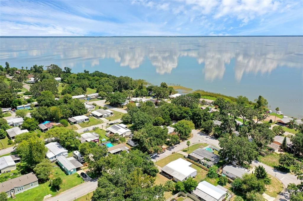 На продажу: $199,500 (3 спален, 2 ванн, 1984 Квадратных фут)