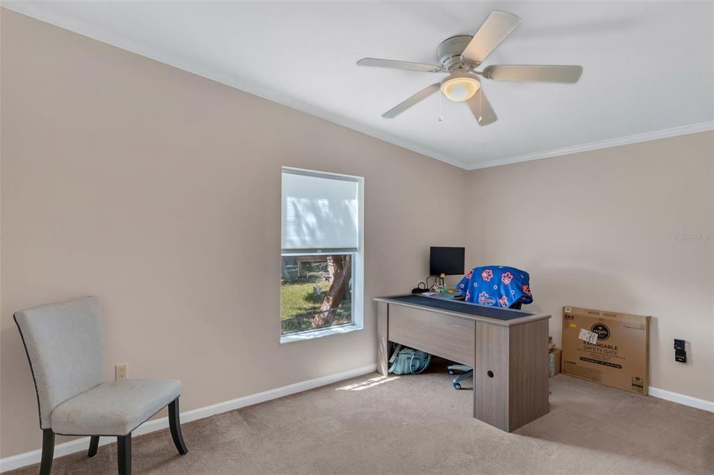 На продажу: $199,500 (3 спален, 2 ванн, 1984 Квадратных фут)