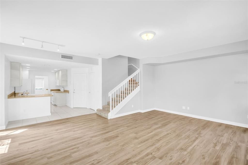 待售: $365,000 (3 贝兹, 2 浴室, 1673 平方英尺)