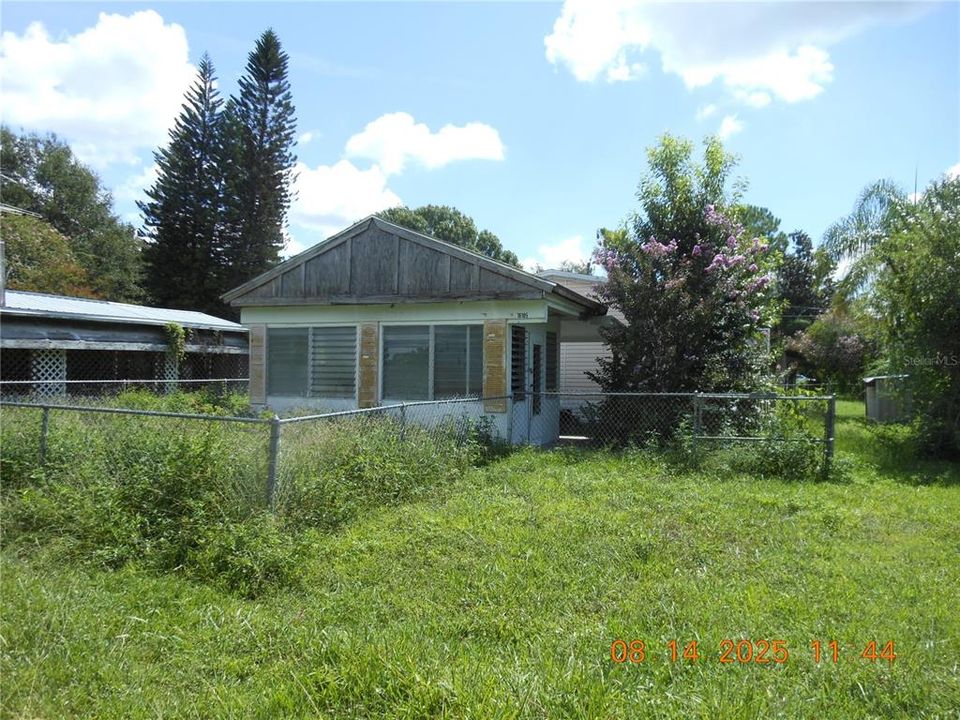 Recently Sold: $89,900 (3 beds, 2 baths, 1664 Square Feet)