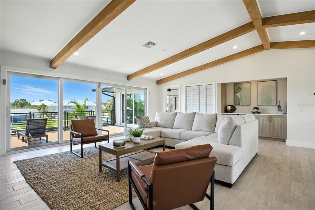 На продажу: $3,230,000 (6 спален, 4 ванн, 3748 Квадратных фут)