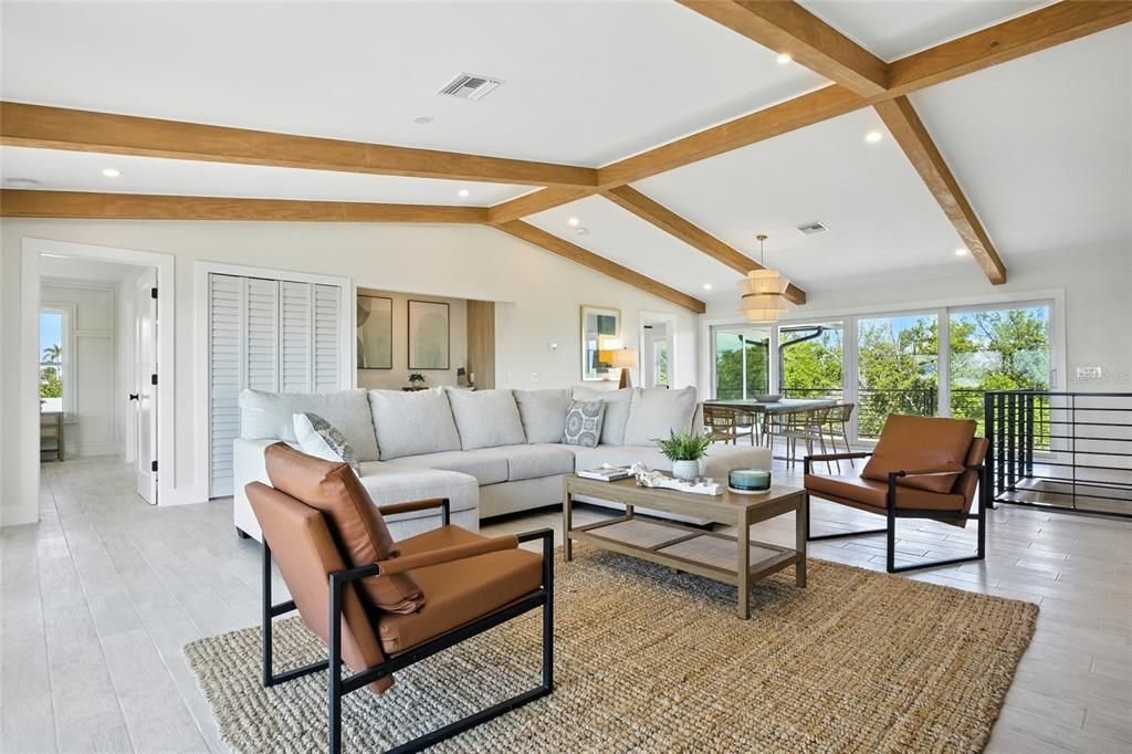 На продажу: $3,230,000 (6 спален, 4 ванн, 3748 Квадратных фут)