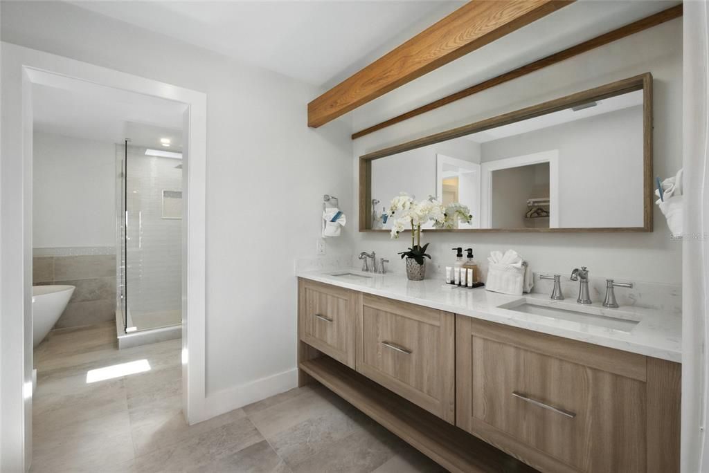 На продажу: $3,230,000 (6 спален, 4 ванн, 3748 Квадратных фут)