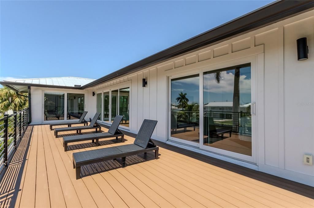 На продажу: $3,230,000 (6 спален, 4 ванн, 3748 Квадратных фут)