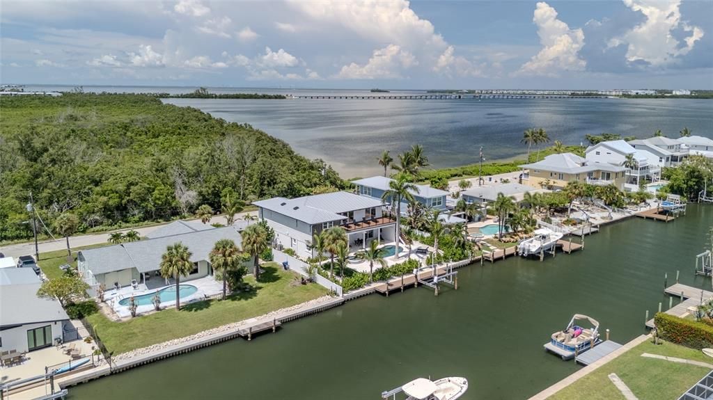 На продажу: $3,230,000 (6 спален, 4 ванн, 3748 Квадратных фут)