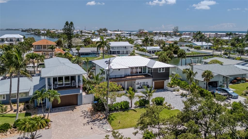 На продажу: $3,230,000 (6 спален, 4 ванн, 3748 Квадратных фут)