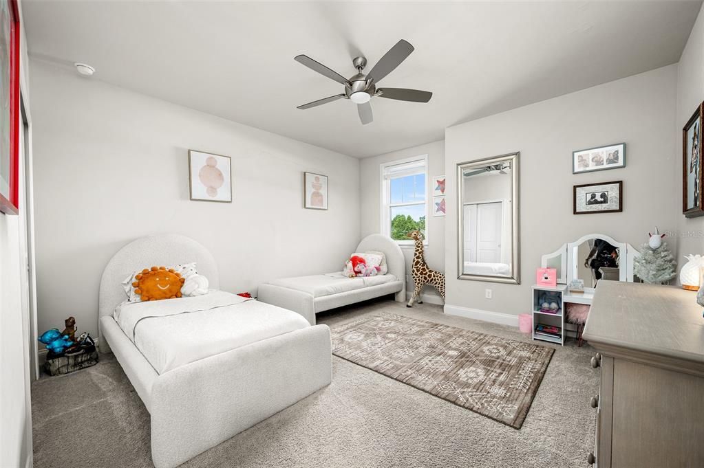 For Sale: $1,050,000 (6 beds, 3 baths, 3916 Square Feet)