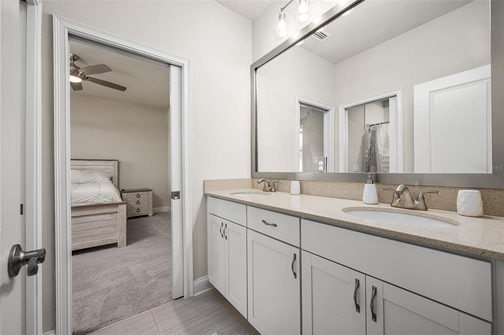 For Sale: $1,050,000 (6 beds, 3 baths, 3916 Square Feet)