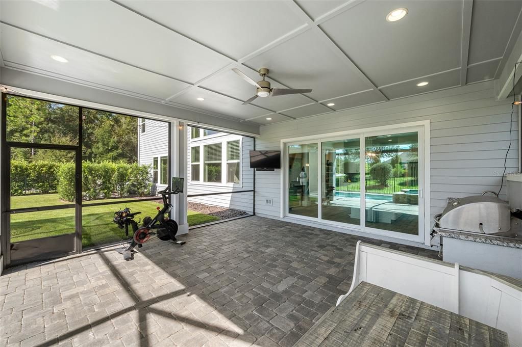 For Sale: $1,050,000 (6 beds, 3 baths, 3916 Square Feet)