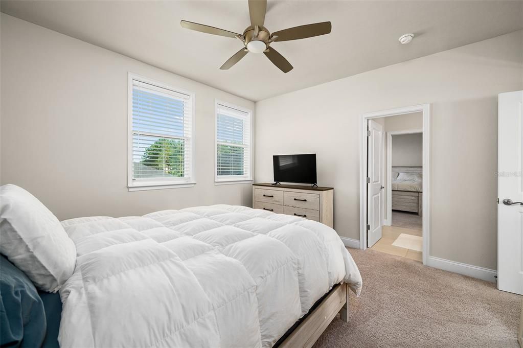 For Sale: $1,050,000 (6 beds, 3 baths, 3916 Square Feet)