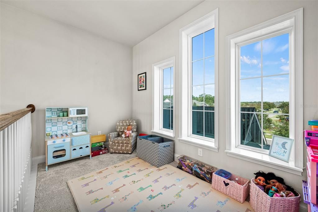 For Sale: $1,050,000 (6 beds, 3 baths, 3916 Square Feet)