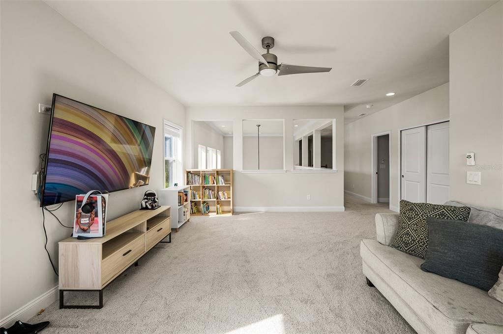 For Sale: $1,050,000 (6 beds, 3 baths, 3916 Square Feet)