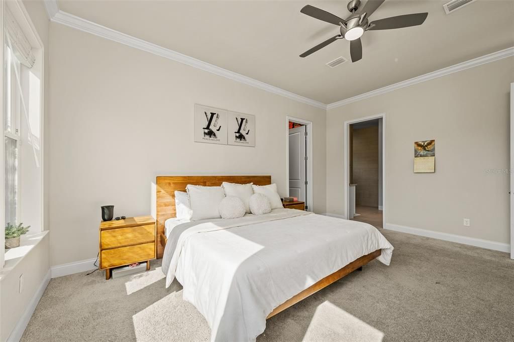 For Sale: $1,050,000 (6 beds, 3 baths, 3916 Square Feet)