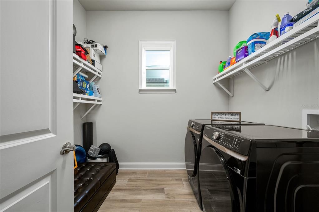 For Sale: $1,050,000 (6 beds, 3 baths, 3916 Square Feet)