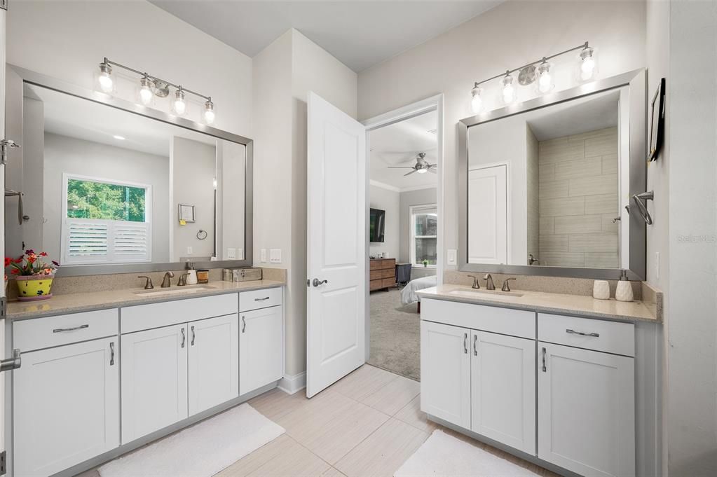 For Sale: $1,050,000 (6 beds, 3 baths, 3916 Square Feet)