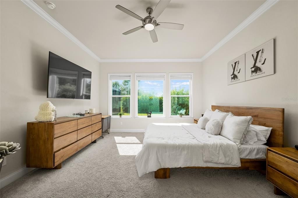 For Sale: $1,050,000 (6 beds, 3 baths, 3916 Square Feet)