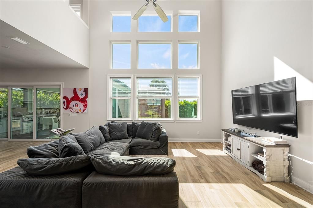 For Sale: $1,050,000 (6 beds, 3 baths, 3916 Square Feet)