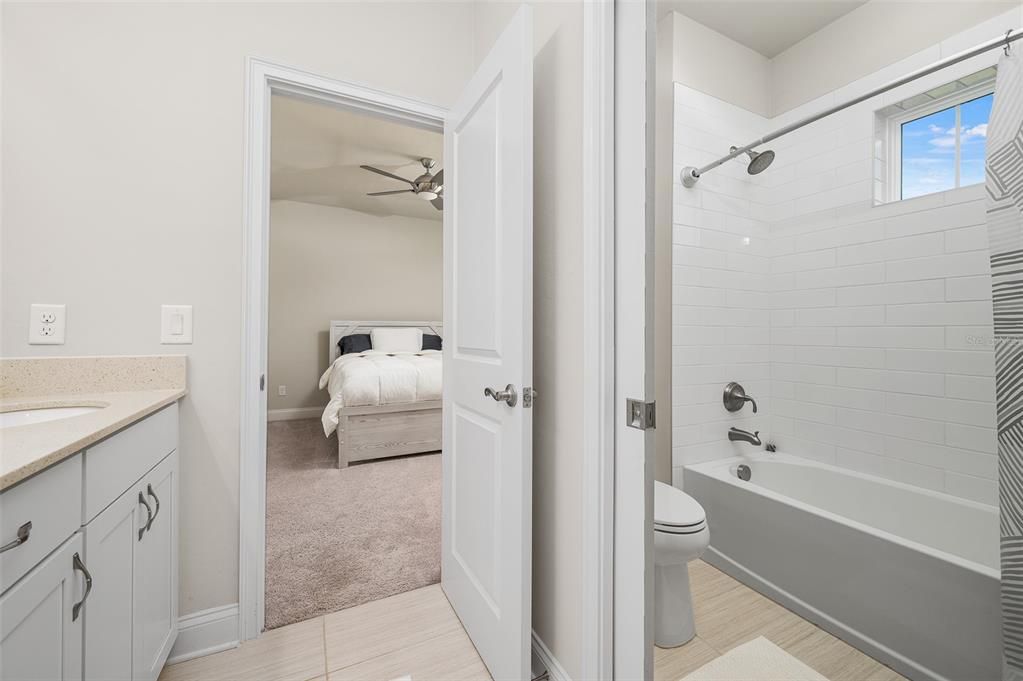 For Sale: $1,050,000 (6 beds, 3 baths, 3916 Square Feet)