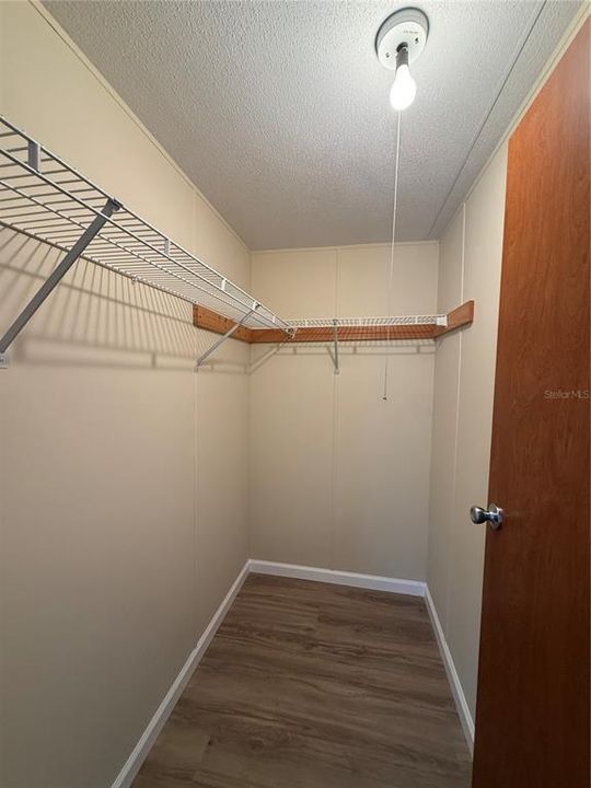 En Venta: $215,000 (3 camas, 2 baños, 1782 Pies cuadrados)