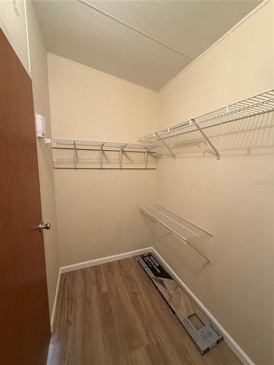 En Venta: $215,000 (3 camas, 2 baños, 1782 Pies cuadrados)